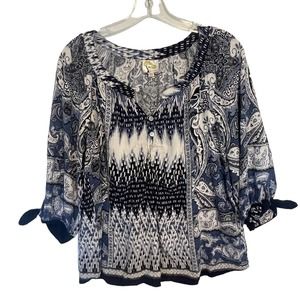Fig and Flower Boho Top Womens Size 2X Blue & White Paisley Mixed Print Blouse